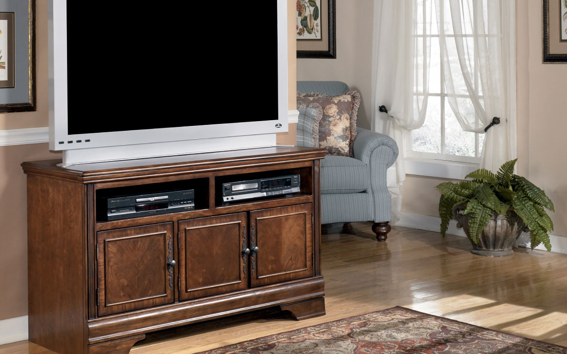 Hamlyn Tv Stand Traditional Tv Stand Chervin Furniture Design