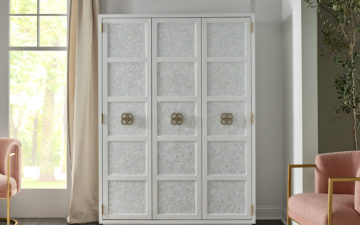 Universal - declutter - Peony armoire