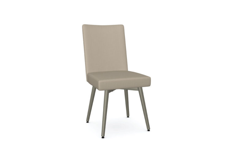 Simplistic chair with metal legs