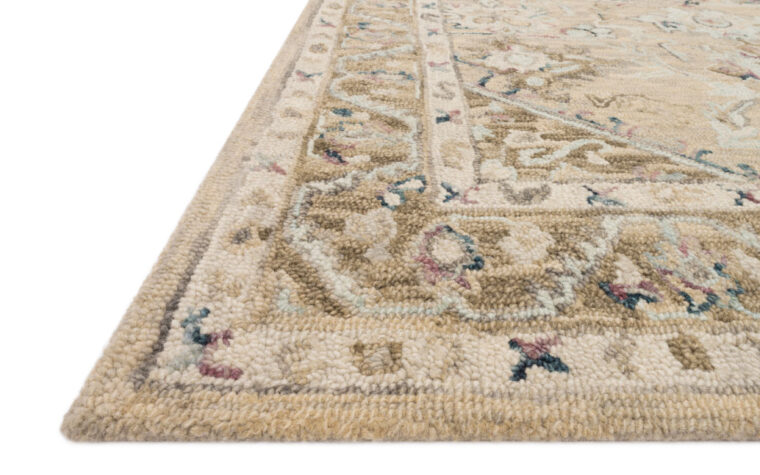 Beige carpet - BEA-02 Beige / Ivory area rug close up corner detail.