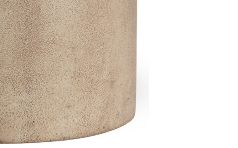 Close up details of the Pretoro coastal table lamp base by Flow Decor.