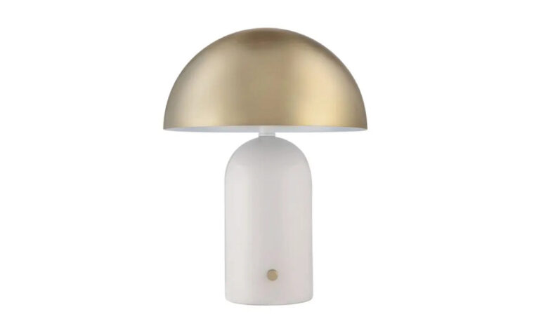 The Solero Metal Table Lamp from renwil