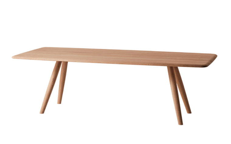 Bertanie Urban dining table in white oak in a large size